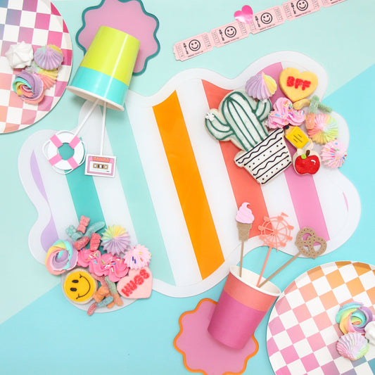Rainbow stripe wavy acrylic tray
